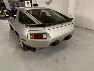 Porsche 928 S  - 16