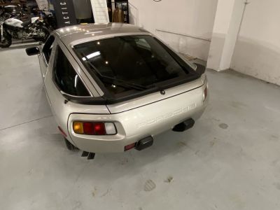 Porsche 928 S  - 17