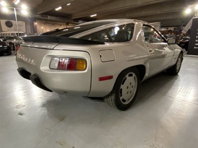 Porsche 928 S  - 20