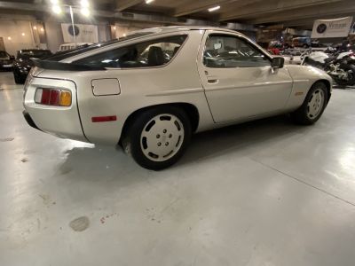 Porsche 928 S  - 21