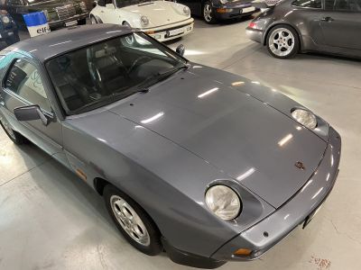 Porsche 928 S  - 9