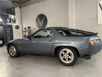 Porsche 928 S  - 14