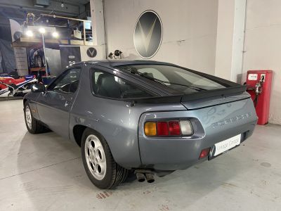 Porsche 928 S  - 15