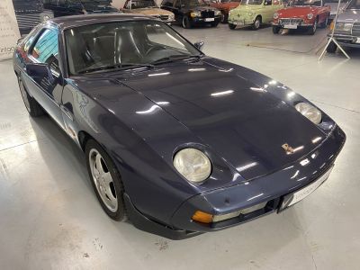 Porsche 928 S  - 8