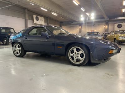 Porsche 928 S  - 10