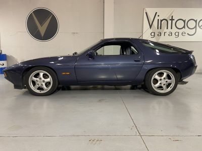 Porsche 928 S  - 13