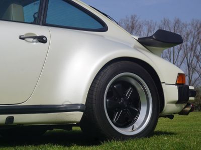 Porsche 930 Turbo - 1983  - 24