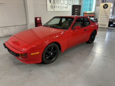 Porsche 944  - 1