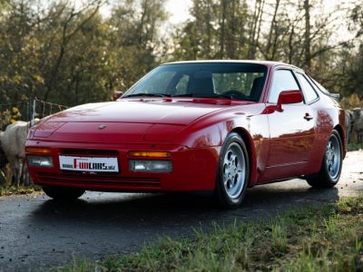 Porsche 944 Turbo  - 1