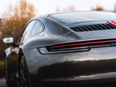 Porsche 992 Carrera Aventurine Green 21 Pano  - 10