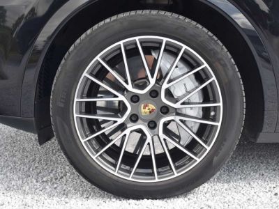 Porsche Cayenne TURBO 1st Owner Softclose BOSE Chrono Pano 360°  - 4