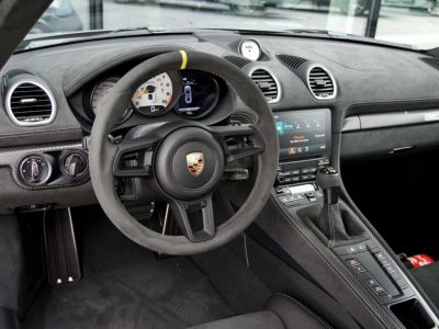 Porsche Cayman GT4 RS Weissach Ceramic Lifting Stitching BOSE  - 16