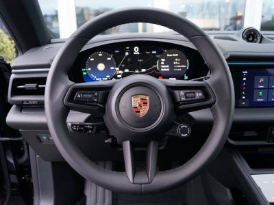 Porsche Macan 4 Electric Peformance PANO TREKHAAK ACC  - 17