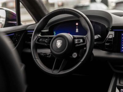 Porsche Macan TURBO EV 22-AIR-ACHTERAS-MATR-PANO-INNO-AUGM.HUD  - 43