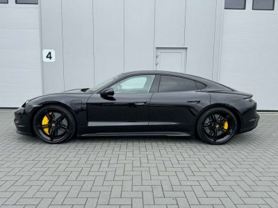 Porsche Taycan 93.4 kWh Turbo S -- PACK CARBON TOIT PANO  - 8