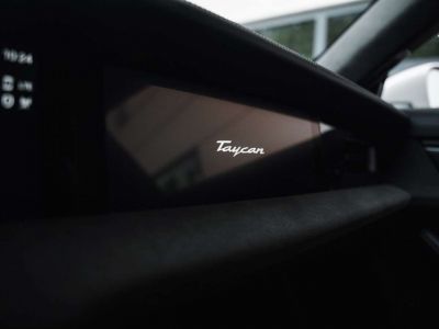 Porsche Taycan GTS Sport Turismo 22 kW Head-Up Crayon -Pano  - 15