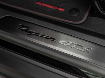 Porsche Taycan GTS SPORTDESIGN-CARBON-21-HU-ACC-PANO-MATRIX-FULL  - 17