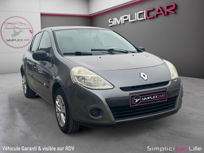 Renault Clio III 5 portes  - 1