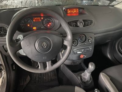 Renault Clio III (B/C85) 1.5 dCi 70ch Authentique 5p  - 2