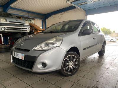 Renault Clio III (B/C85) 1.5 dCi 70ch Authentique 5p  - 5