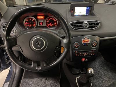 Renault Clio III (B/C85) 1.5 dCi 90ch Dynamique TomTom 3p  - 10