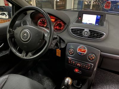 Renault Clio III (B/C85) 1.5 dCi 90ch Dynamique TomTom 3p  - 13