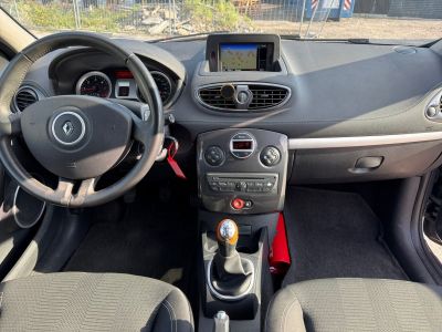 Renault Clio III dCi 75 eco2 20th anniversaire / Tom Tom Nav  - 12