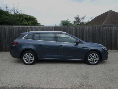 Renault Megane 1.2 TCe AIRCO-NAVI-CRUISE NETTO: 6.603 EURO  - 5