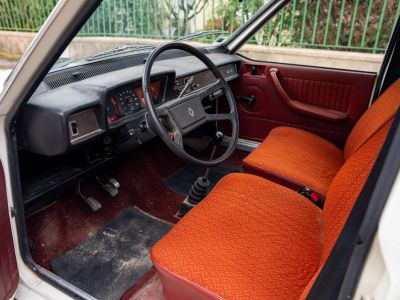 Renault R12 1977 – Renault 12 TL - <small></small> 6.000 € <small>TTC</small>