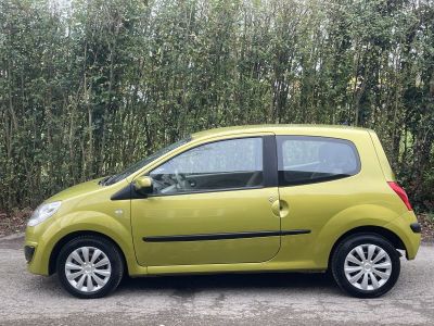 Renault Twingo II 1.2 ESS 75CH AUTOMATIQUE 17.000KM 1ERE MAIN  - 5