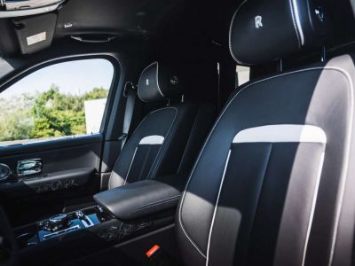 Rolls Royce Cullinan Black Badge Theatre Shooting Star Coachline  - 23