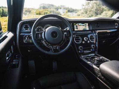 Rolls Royce Cullinan Black Badge Theatre Shooting Star Coachline  - 28