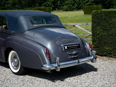 Rolls Royce Silver Cloud S2 Drophead by H J Mulliner - 1 of 107ex  - 12