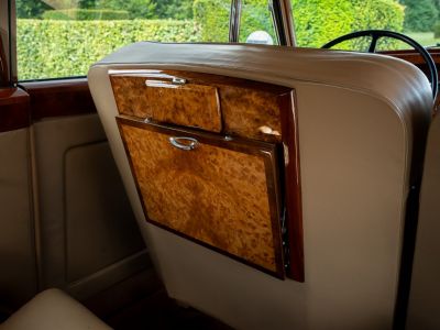 Rolls Royce Silver Cloud S2 Drophead by H J Mulliner - 1 of 107ex  - 27