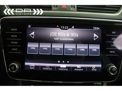 Skoda Superb COMBI 1.6CRTDI DSG7 AMBITION - NAVI APPLE CARPLAY/ANDROID LED LEDER  - 19