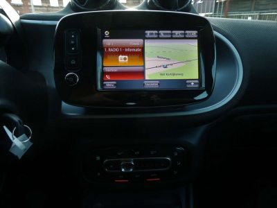 Smart Forfour 1.0i Passion CRUISE-MEDIA-TOMTOM-AIRCO-15-LED  - 14