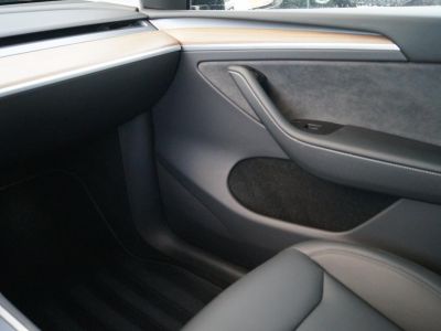 Tesla Model Y Long Range Dual MotorTrekhaak  - 16