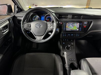 Toyota Auris Hybride 136h Executive  - 19