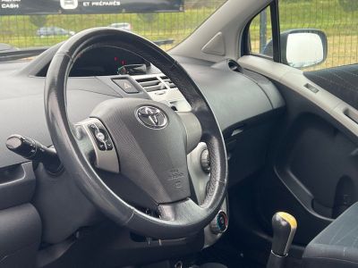 Toyota Yaris 87 VVT-I LES BLEUS 5 PORTES / GARANTIE  - 11