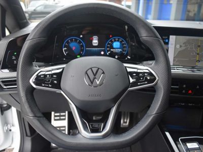 Volkswagen Golf 1.0 eTSI R-Line DSG Pano Matrix Camera IQ Drive  - 20