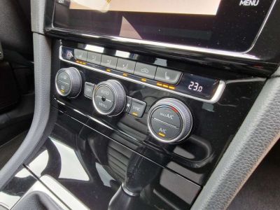 Volkswagen Golf 1.6 TDI R-LINE DISTRONIC COCKPIT LED CAM  - 12