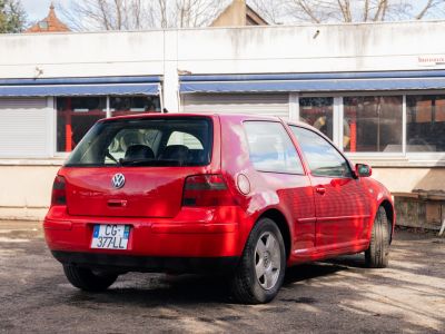 Volkswagen Golf 2000 – Volkswagen Golf GTi - <small></small> 3.000 € <small>TTC</small>