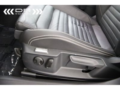 Volkswagen Passat Variant 1.6TDI SCR DSG FACELIFT BUSINESS - NAVI LEDER VIRTUAL COCKPIT MIRROR LINK  - 45