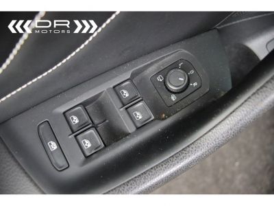 Volkswagen Passat Variant 1.6TDI SCR DSG FACELIFT BUSINESS - NAVI LEDER VIRTUAL COCKPIT MIRROR LINK  - 47