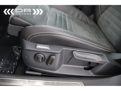 Volkswagen Passat Variant 2.0TDI SCR DSG HIGHLINE - NAVI CARPLAY/ANDROID AUTO DAB  - 42