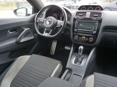 Volkswagen Scirocco 2.0 TDi R-LINE Bte AUTO- PANO- NAVI- CLIM- EUR 6B  - 15