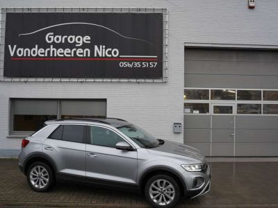 Volkswagen T-Roc 1.5 TSI CARPLAY, ADAPTIEVE CRUISE, PARKEERSENSOREN  - 1