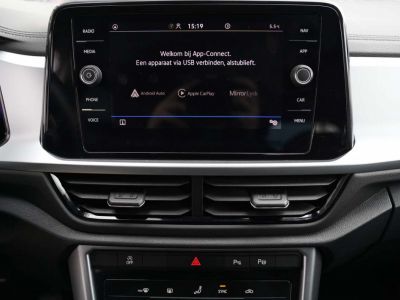 Volkswagen T-Roc 1.5 TSI CARPLAY, ADAPTIEVE CRUISE, PARKEERSENSOREN  - 17