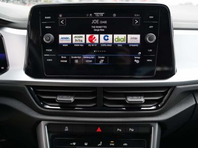 Volkswagen T-Roc 1.5 TSI CARPLAY, ADAPTIEVE CRUISE, PARKEERSENSOREN  - 18