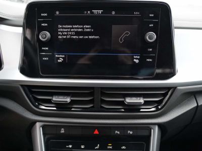 Volkswagen T-Roc 1.5 TSI CARPLAY, ADAPTIEVE CRUISE, PARKEERSENSOREN  - 19